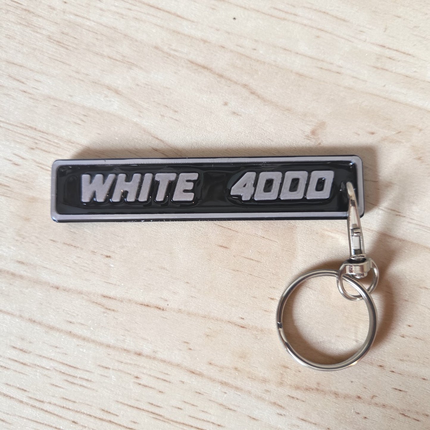 White 4000 Keychain & Magnet
