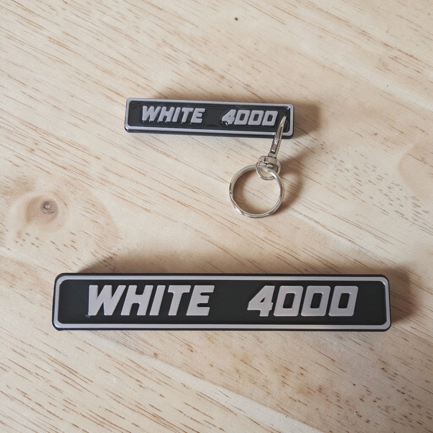 White 4000 Keychain & Magnet
