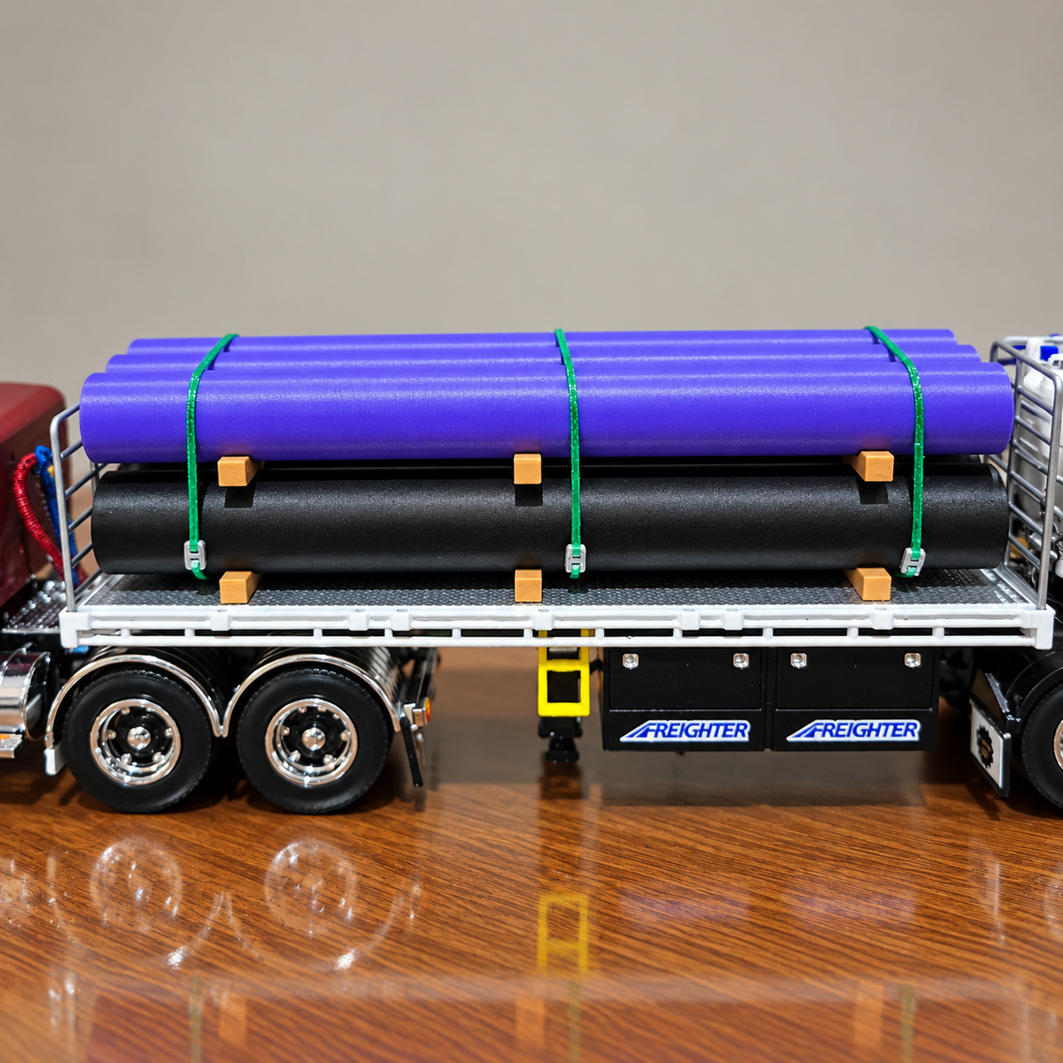 1:64 Scale Model Truck Load Pipes